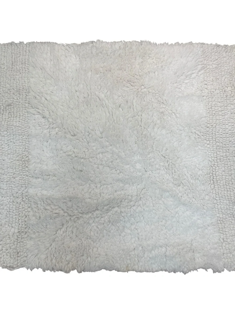 Juicy Couture Brooklyn Vintage Reversible Bath Rug White